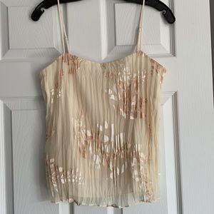 Vince. Delicate pleated top